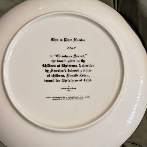 10.25” vintage Set of 3 Children at Christmas Collection by painter, Zolan - Picture 7 of 8